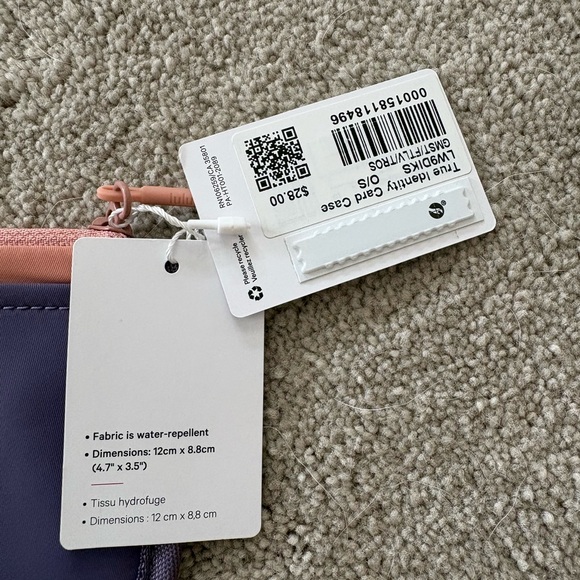 Lululemon true identity card holder NWT sold out color GMST/FTLV/TROS - Picture 3 of 4